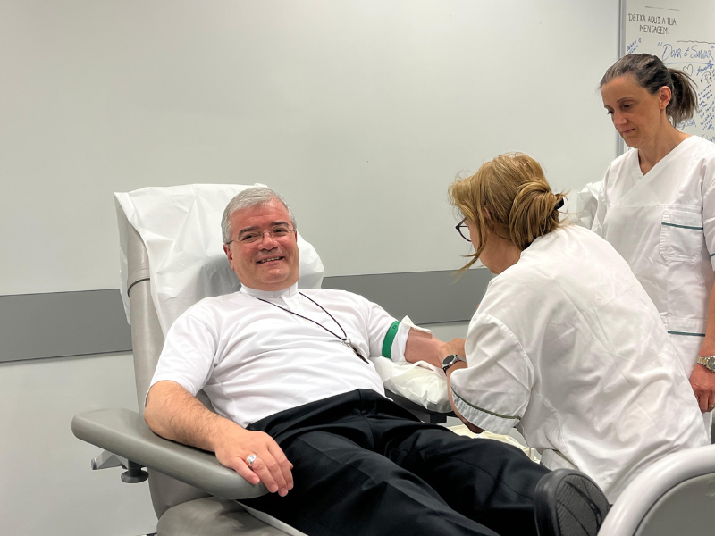 uls-de-braga-Arcebispo Primaz de Braga realiza dádiva no Banco de Sangue do Hospital de Braga